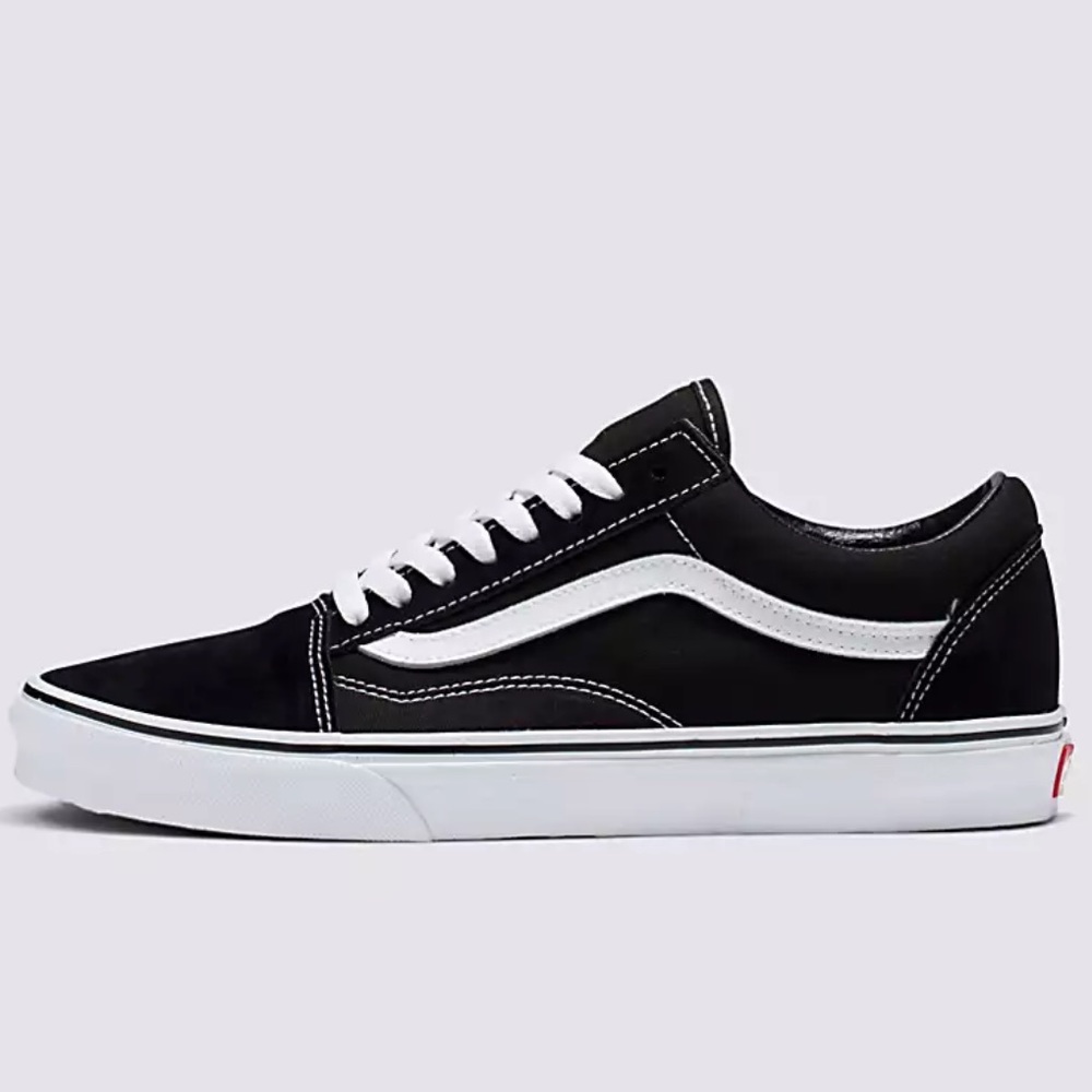 Black vans old skool shoe